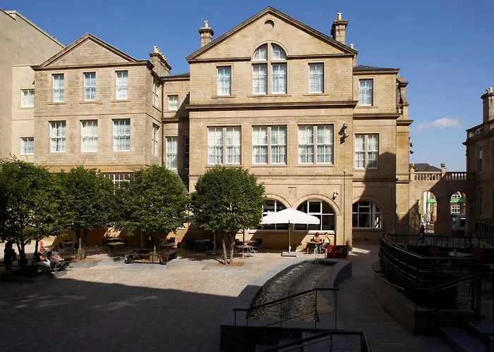 Leopold Hotel